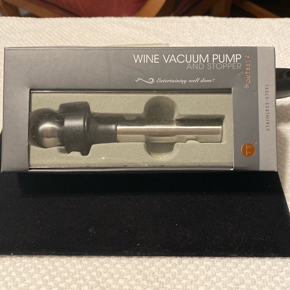 Wine Vacuum Pump and stopper New